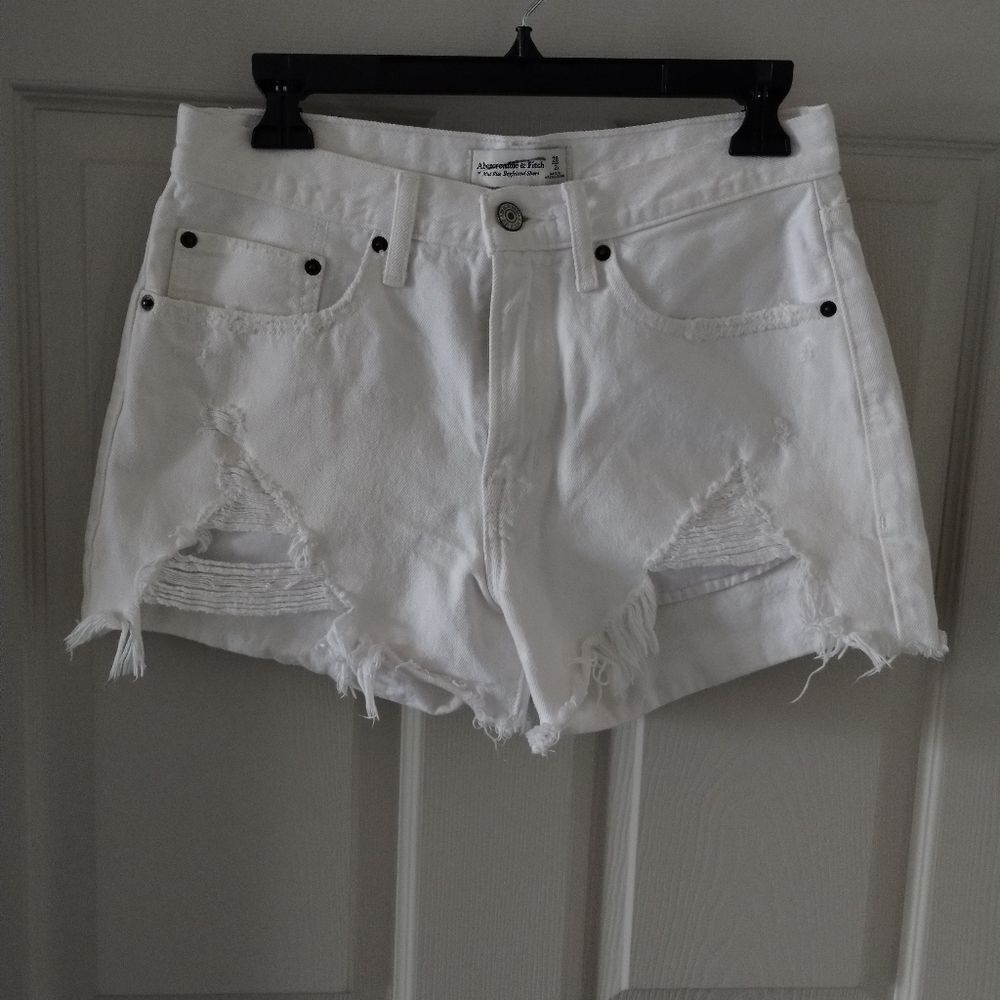 Abercrombie & Fitch White Mid Rise Boyfriend Shorts Size 26/2